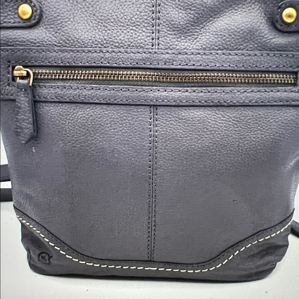Born crossbody. - Picture 2 of 11